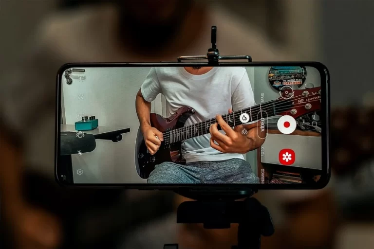 Scopri di più sull'articolo Chitarra PRS SE Custom 24 Recensione