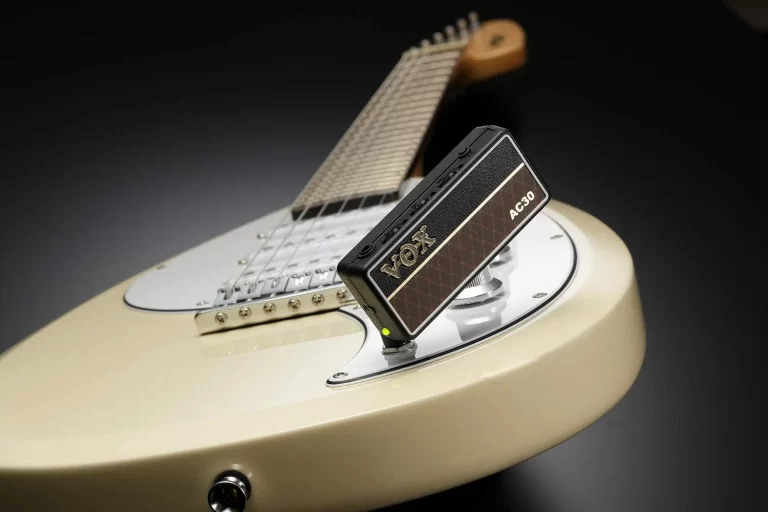 Scopri di più sull'articolo Amplificatore jack per cuffia: VOX Amplug AC30